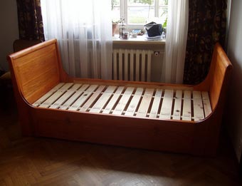 Drewniane łóźko dla małego i większego dziecka